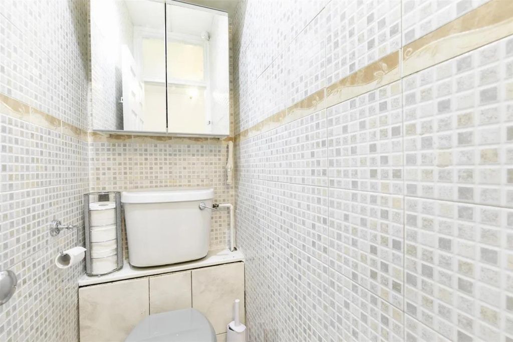 Property photo 1 of 11 Bathroom 2.Jpg