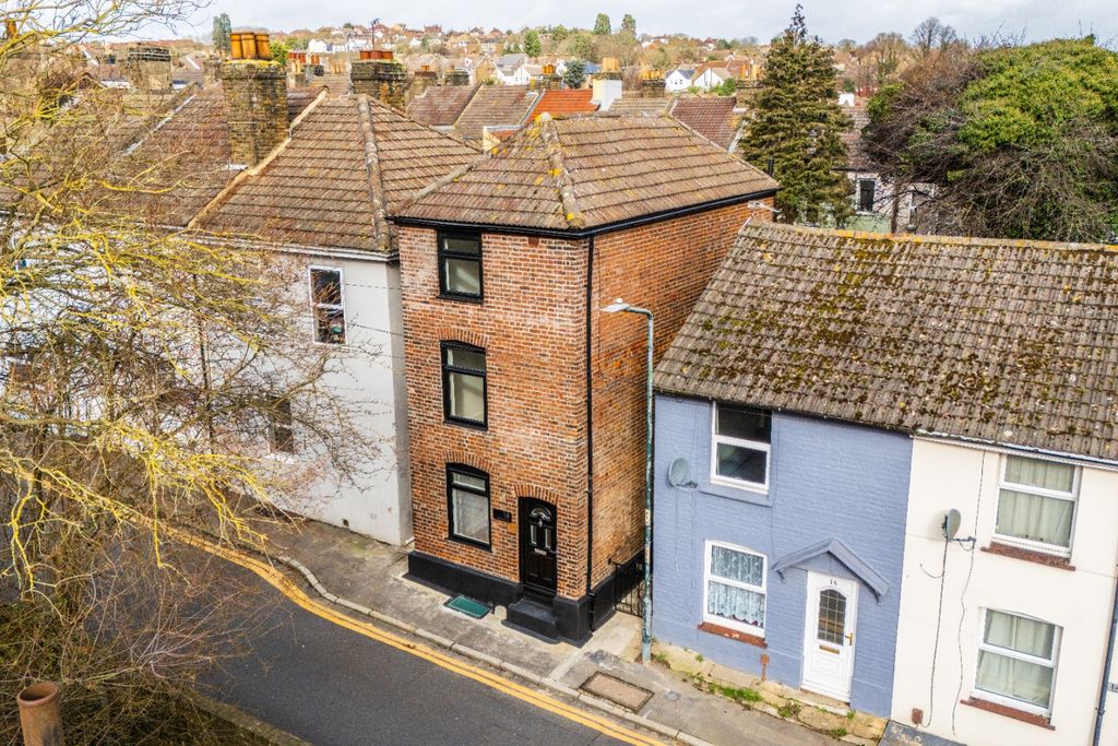 Property photo 1 of 21 4937810