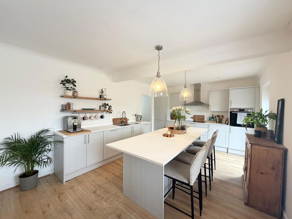 Property photo 2 of 13 Photograph