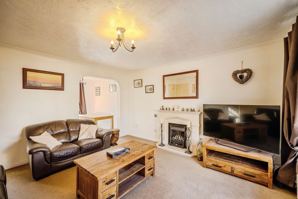 Property photo 3 of 19