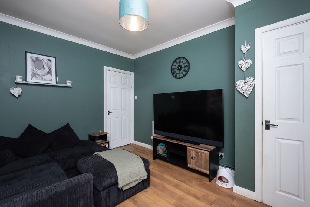 Property photo 3 of 27