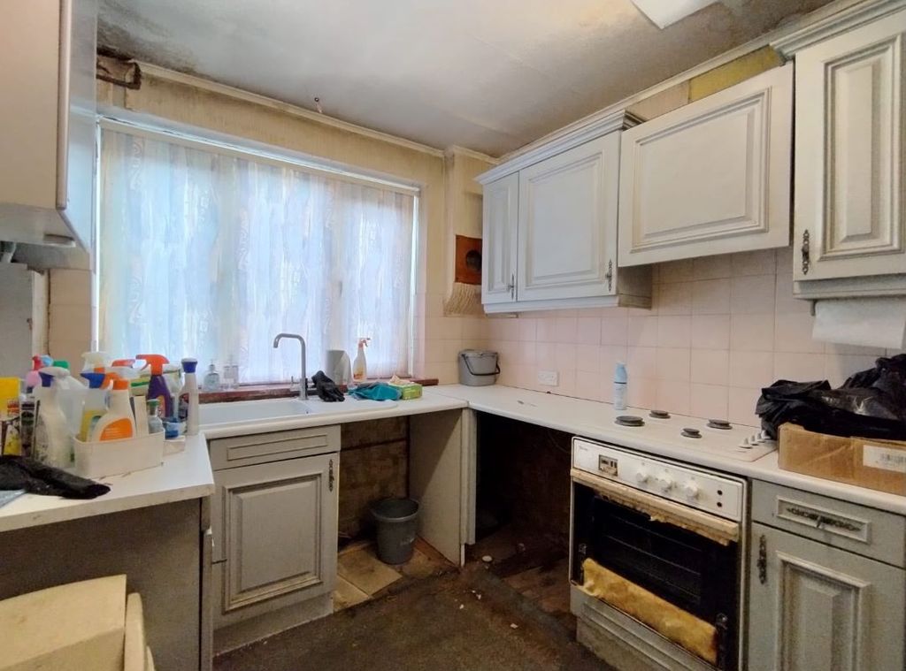 Property photo 3 of 25