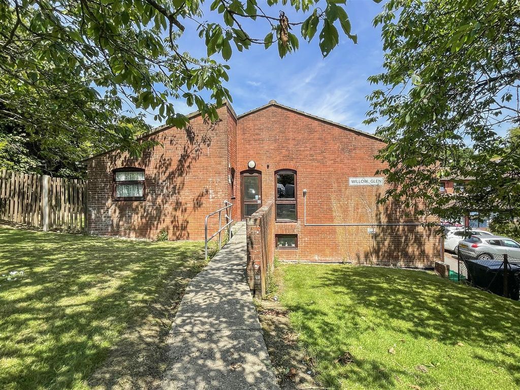 Property photo 1 of 17