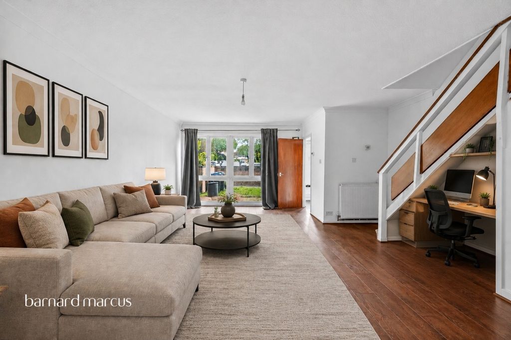 Property photo 1 of 32