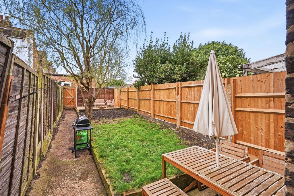 Property photo 3 of 25