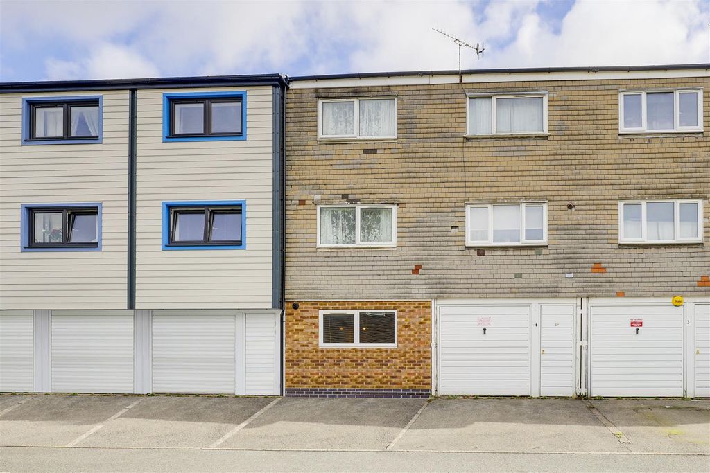 Property photo 1 of 14 10396.Jpg