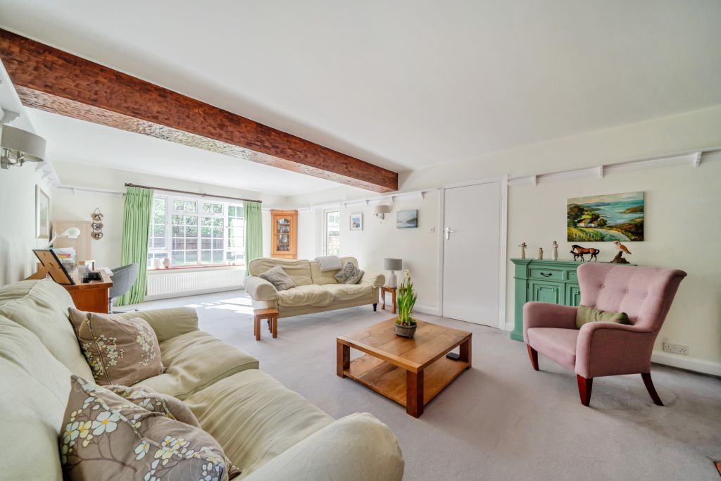 Property photo 2 of 21