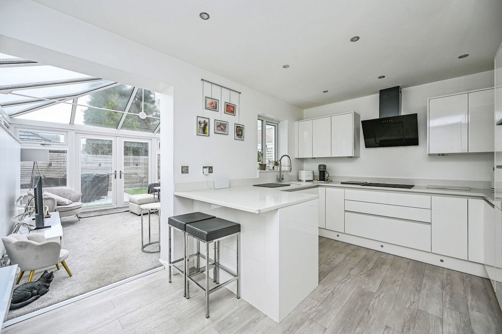 Property photo 2 of 17 Pbox-Img.Jpg