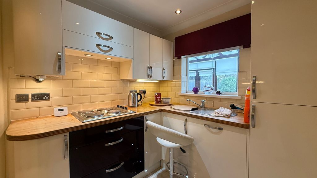 Property photo 3 of 16