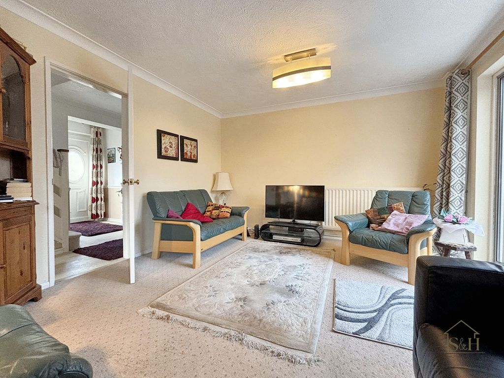 Property photo 2 of 13