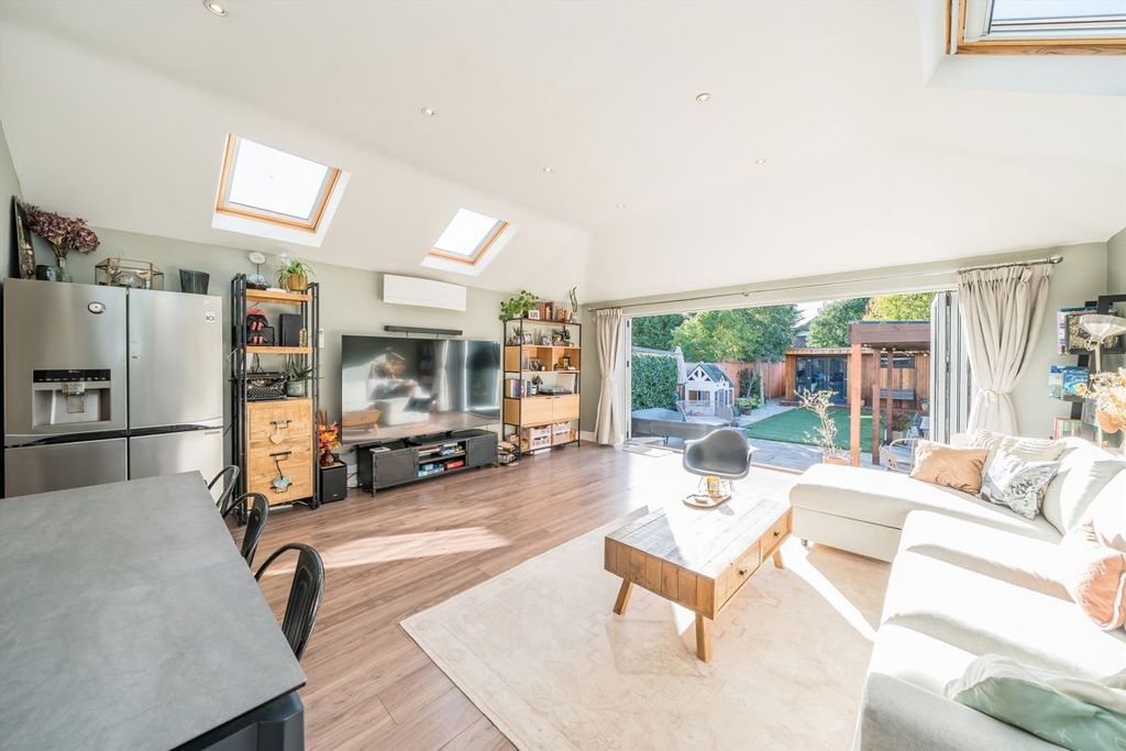 Property photo 3 of 8