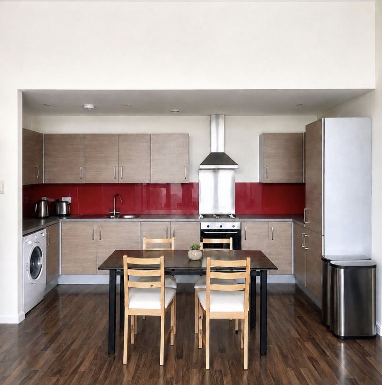 Property photo 3 of 7 Kitchen