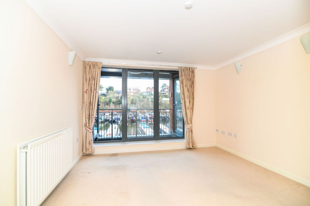 Property photo 2 of 9 Lounge