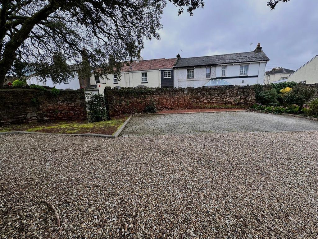 Property photo 3 of 4