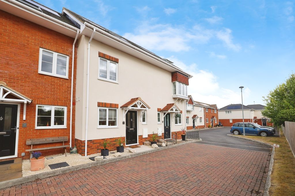 Property photo 1 of 24
