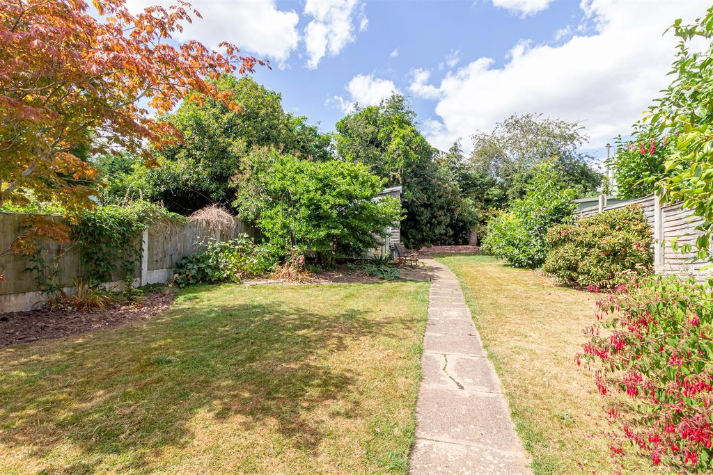 Property photo 2 of 21 Garden-5.Jpg