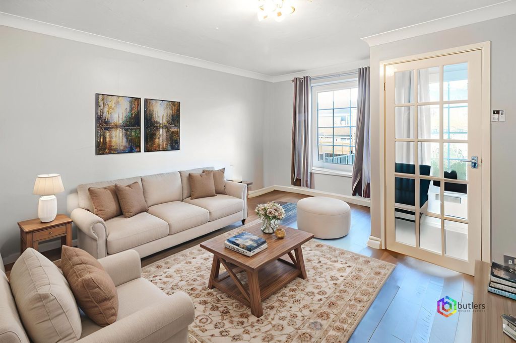 Property photo 2 of 7 Lounge