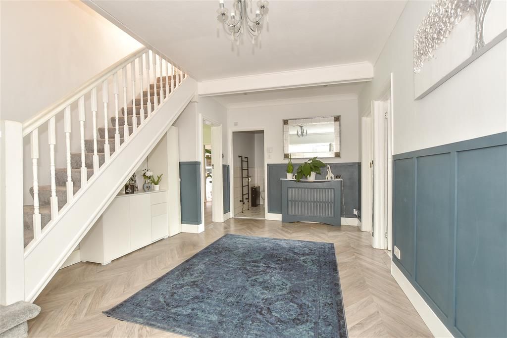 Property photo 2 of 13 Entrance Hall