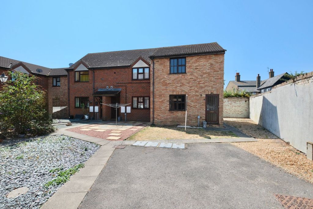 Property photo 1 of 11