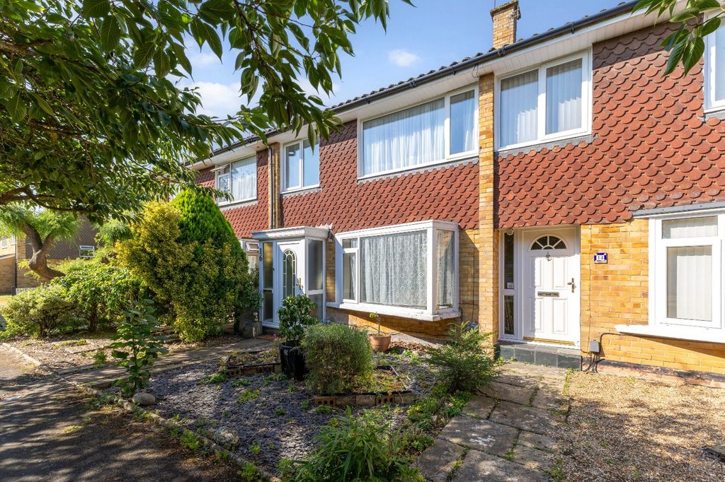 Property photo 1 of 11 Frontage