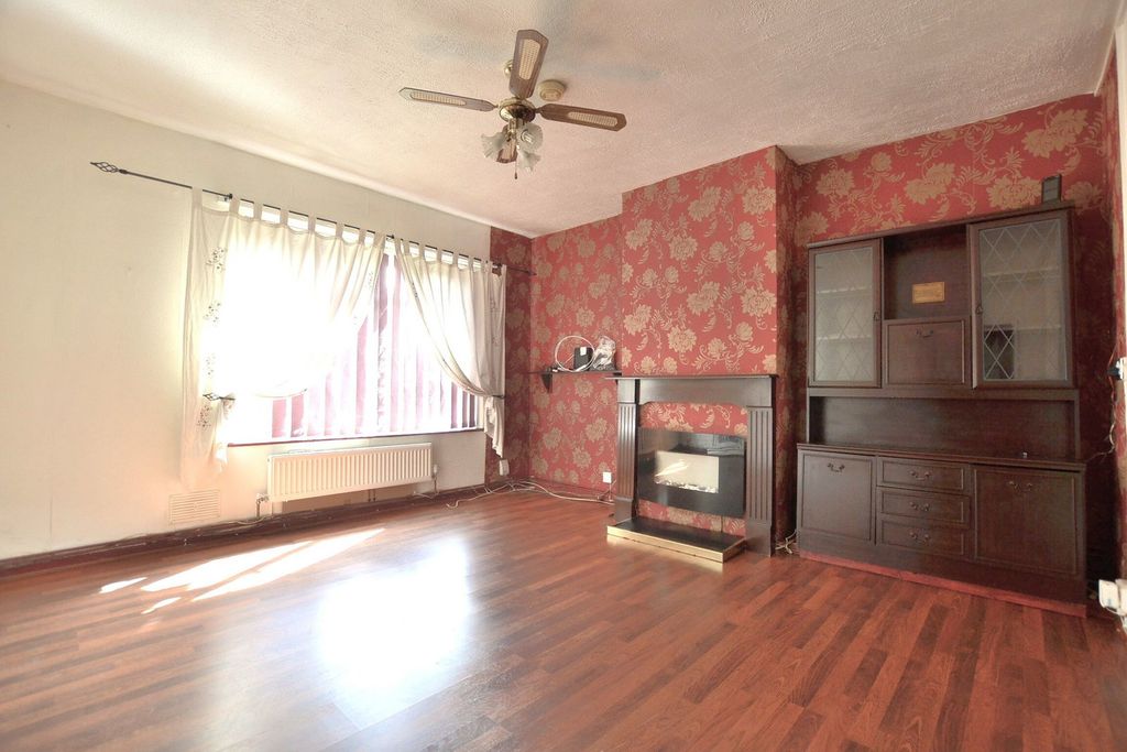 Property photo 2 of 7