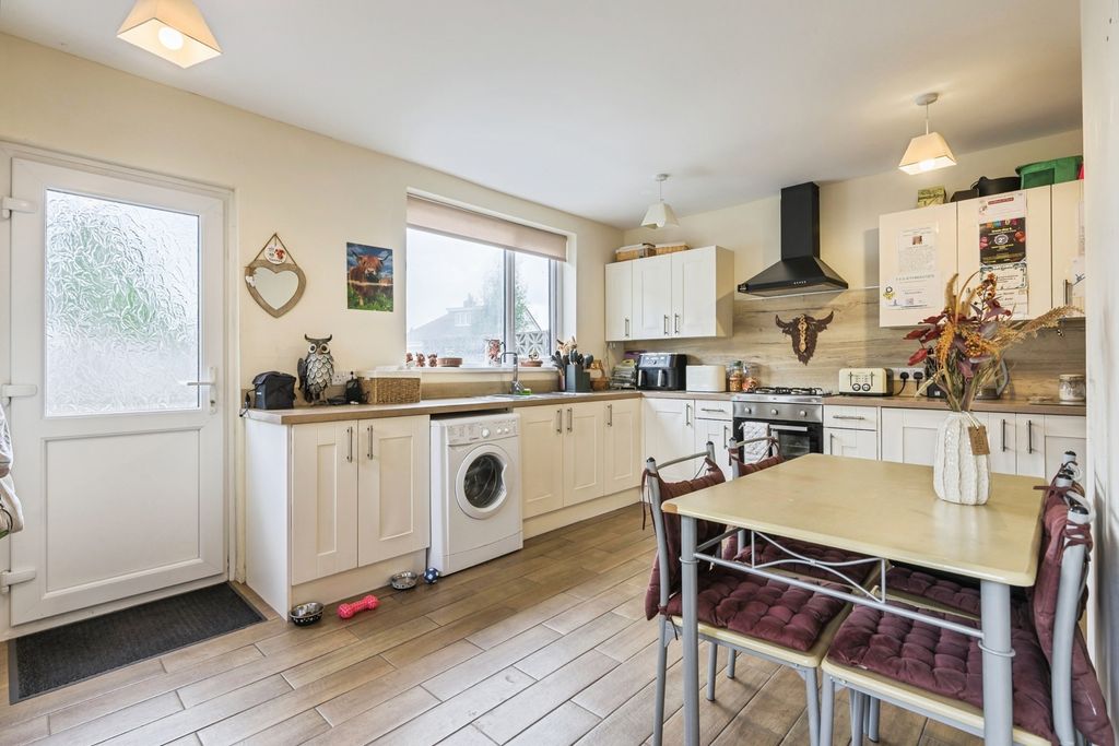 Property photo 3 of 17 Photo