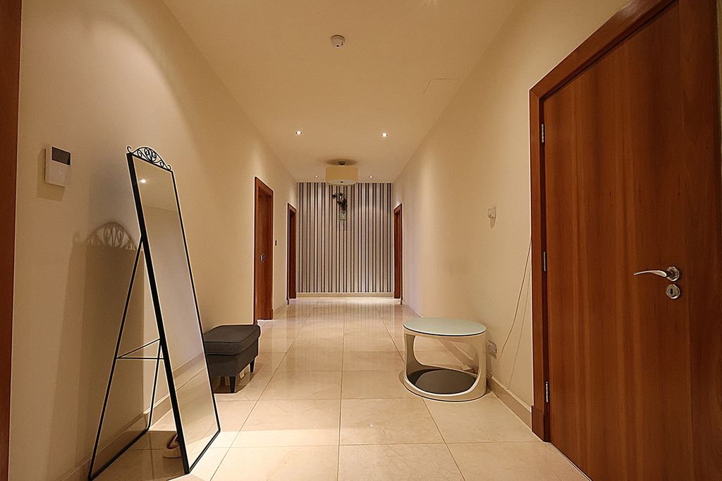 Property photo 2 of 15 Entrance Hallway