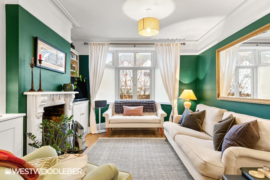 Property photo 3 of 24 Ryeroad_11.Jpg