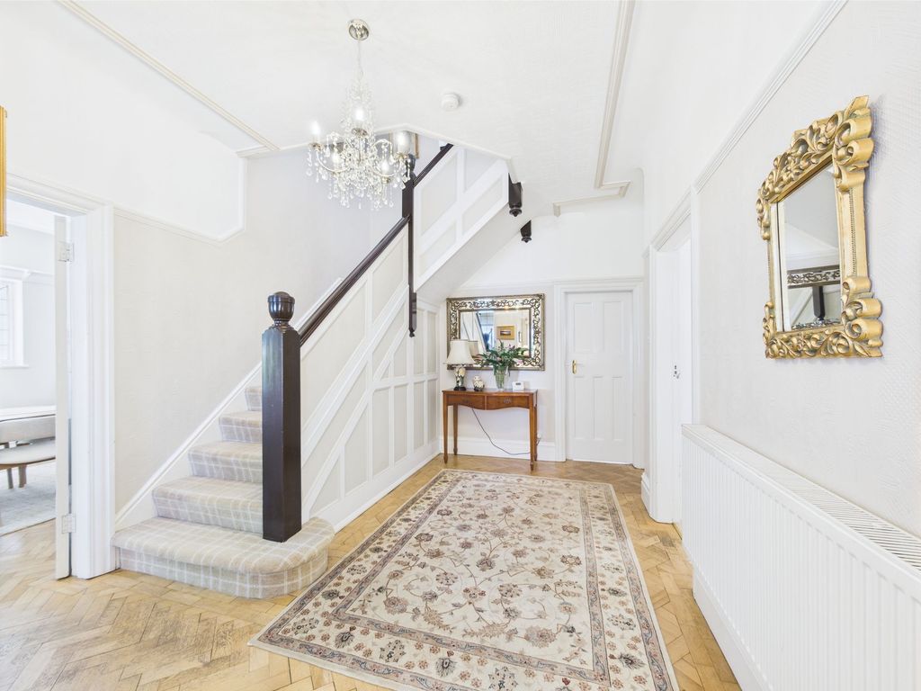 Property photo 3 of 52