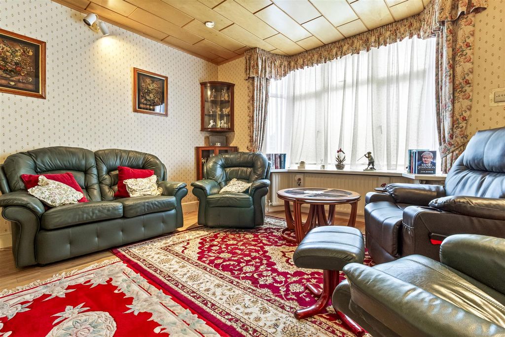 Property photo 3 of 24 45 Woodlea Road-002.Jpg