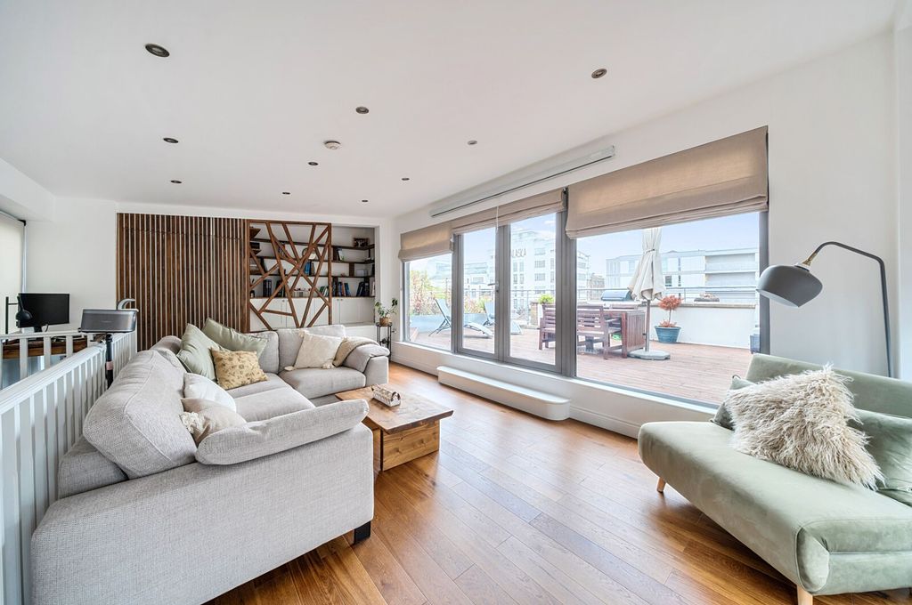 Property photo 1 of 22