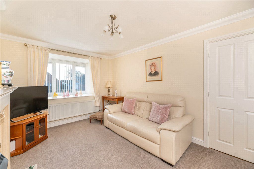 Property photo 3 of 30 Living Room