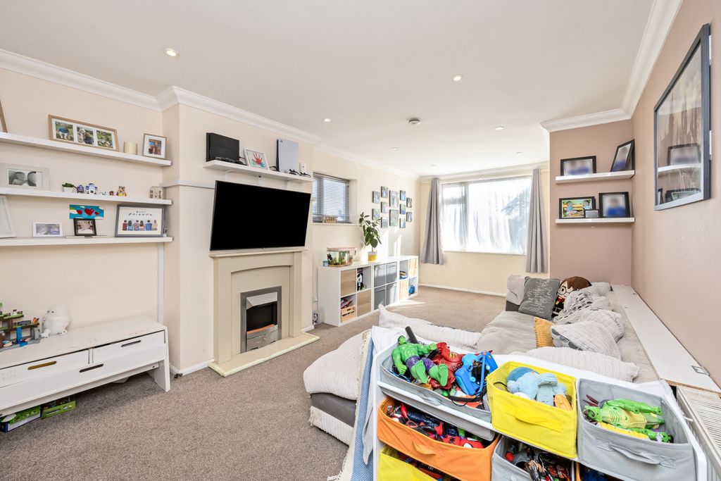 Property photo 2 of 21