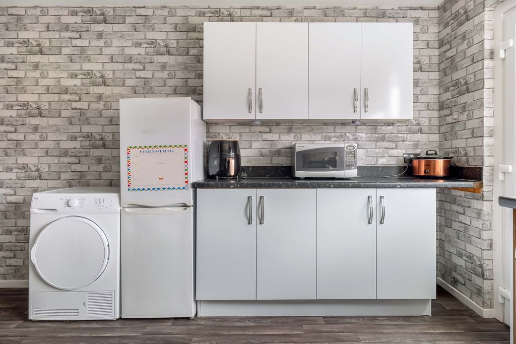 Property photo 2 of 42