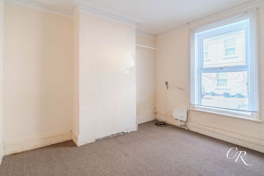 Property photo 3 of 13 Sitting Room