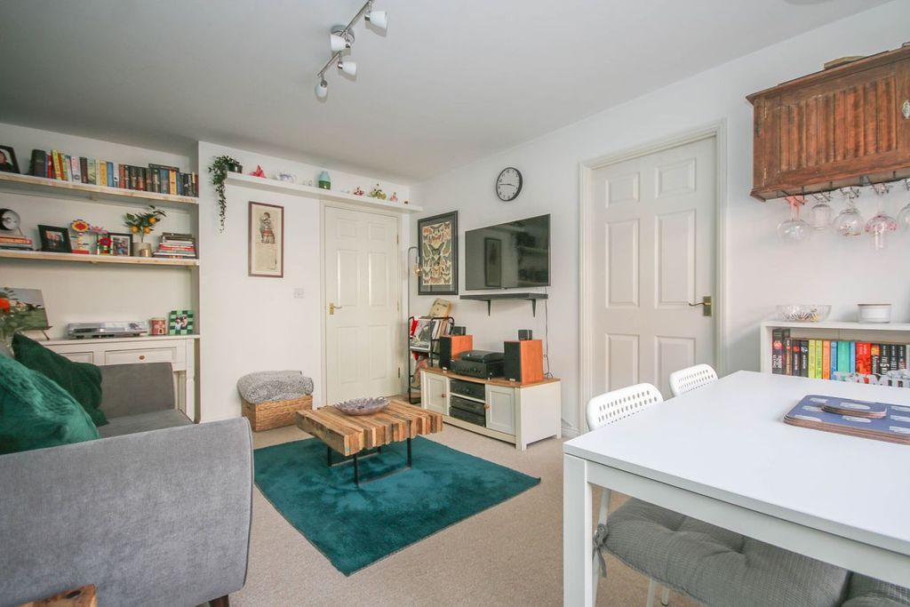 Property photo 3 of 9