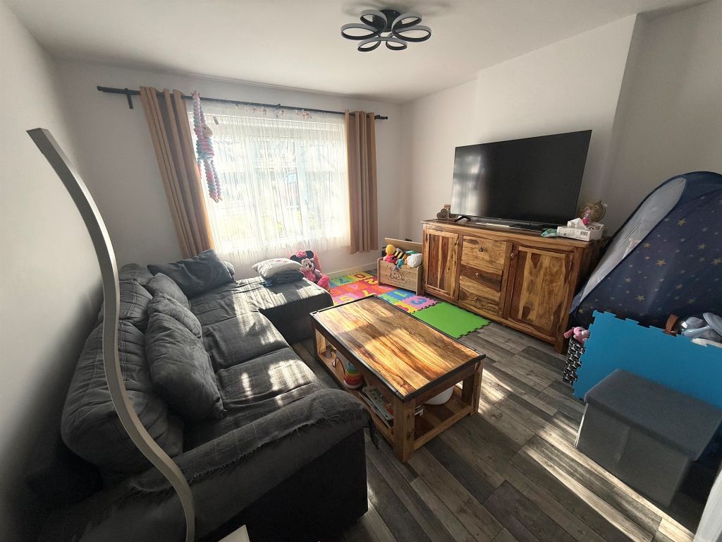 Property photo 3 of 8