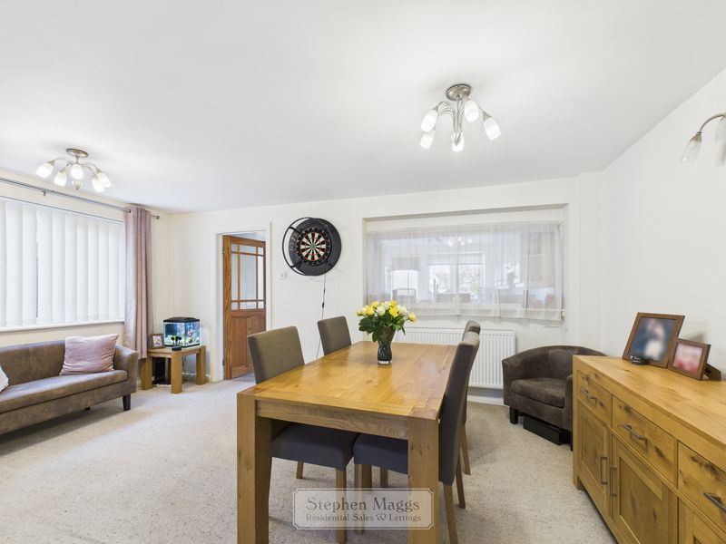 Property photo 3 of 12 Photo 4