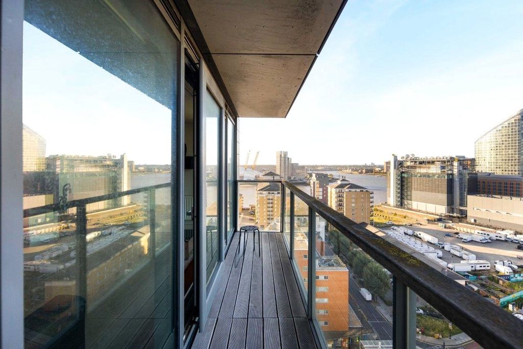 Property photo 2 of 8 Balcony