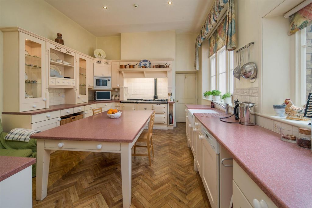 Property photo 3 of 55