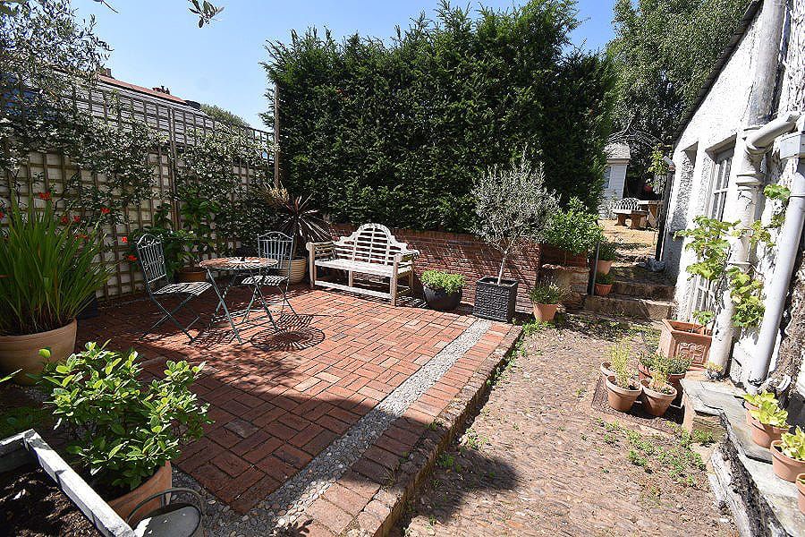 Property photo 3 of 25
