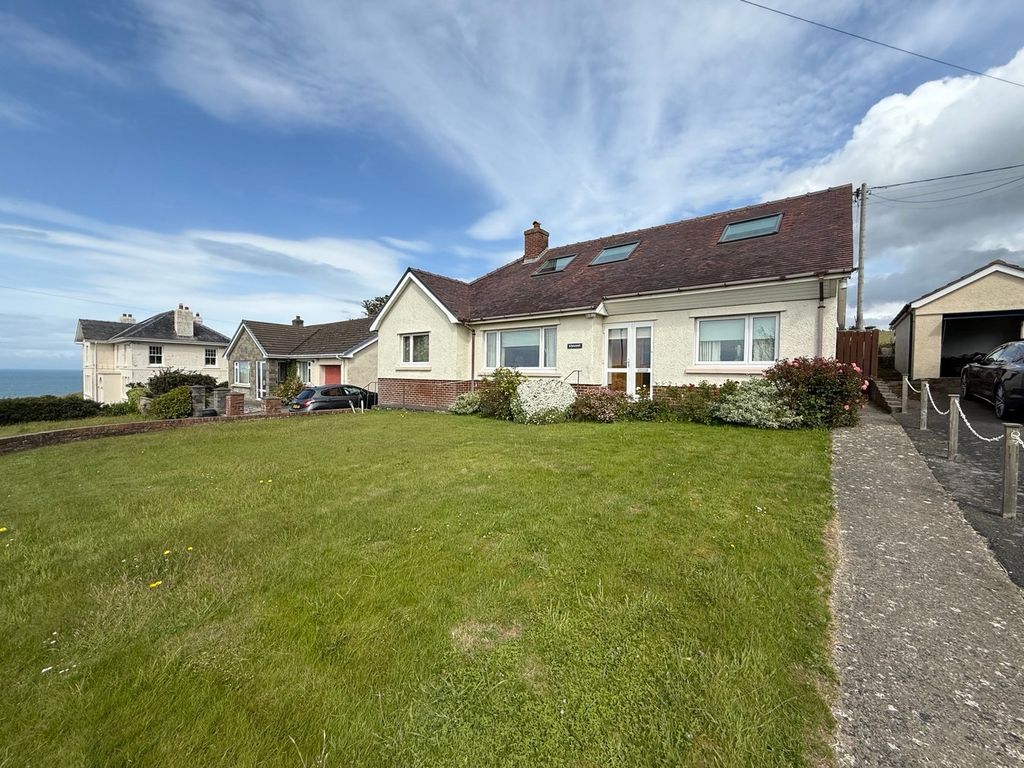 Property photo 2 of 47