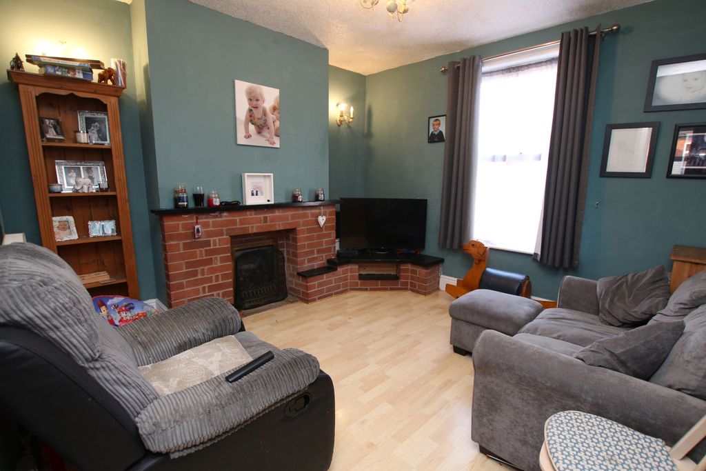 Property photo 2 of 9