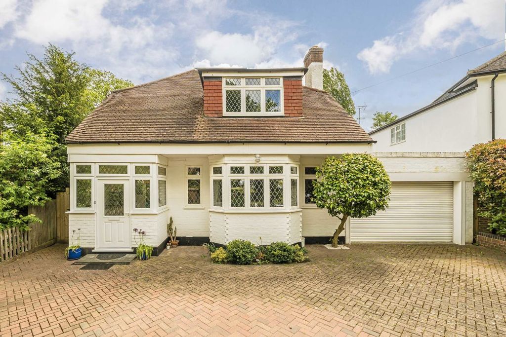Property photo 1 of 11