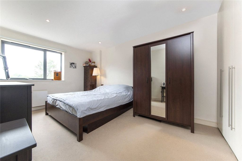 Property photo 2 of 4