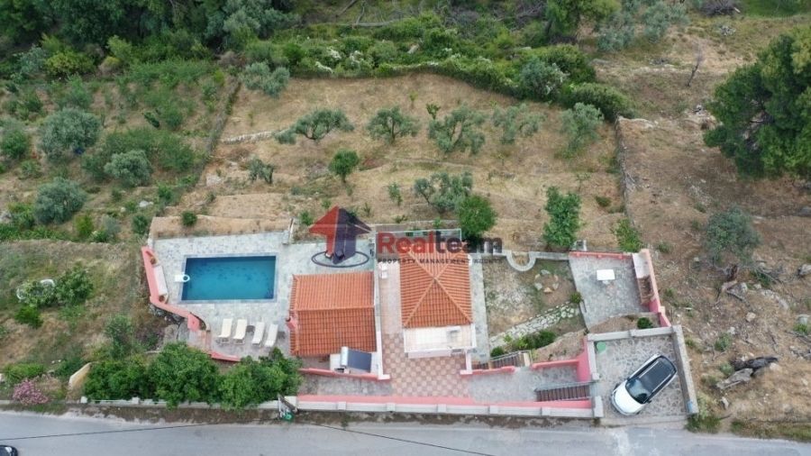 Property photo 3 of 25