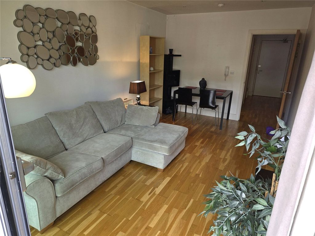 Property photo 3 of 8 Picture No. 09