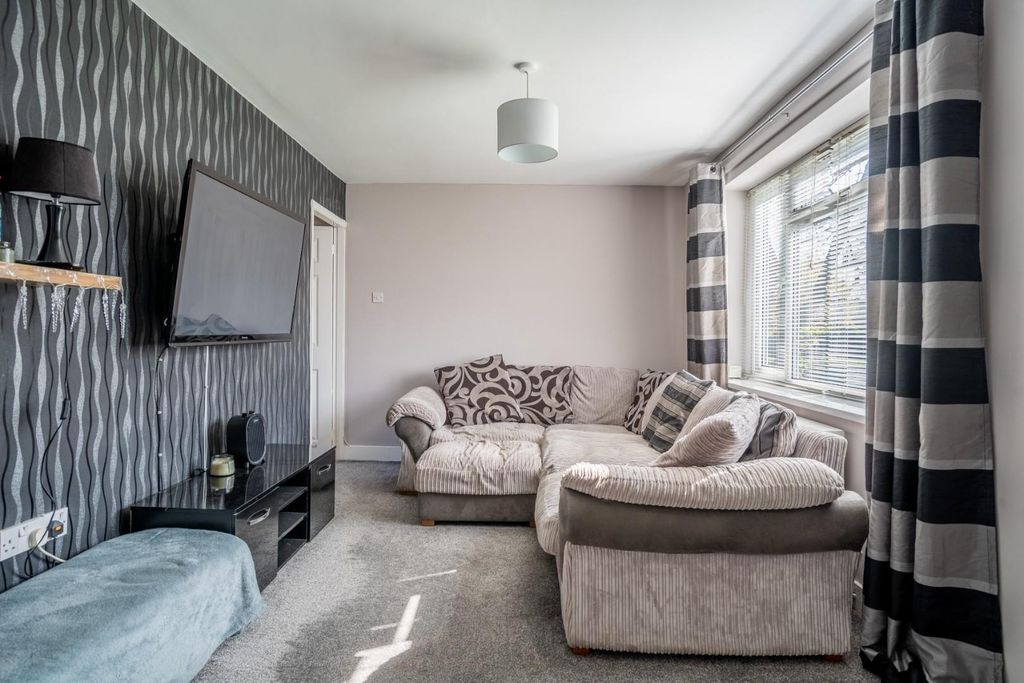Property photo 3 of 11 CC-7.Jpg