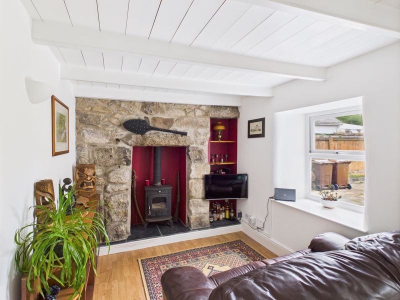 Property photo 3 of 18 Snug