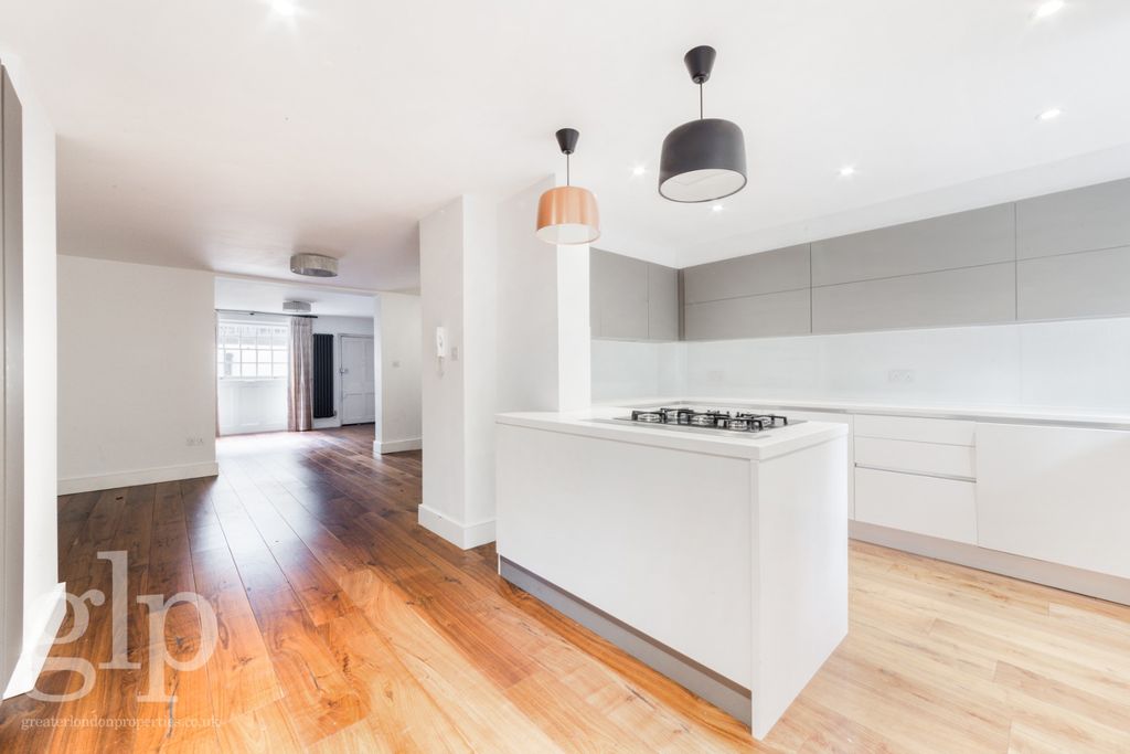 Property photo 3 of 18 4558272